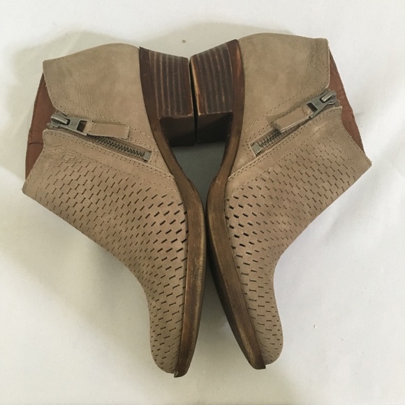 Lucky Brand Brielley Asymmetrical Ankle tan bootie - Picture 2 of 7